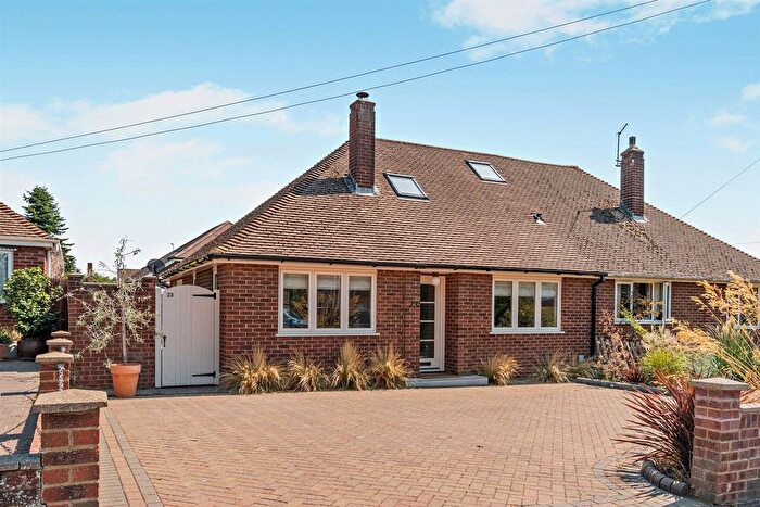 3 Bedroom Semi Detached Bungalow For Sale In Cavendish Way, Bearsted, Maidstone, ME15