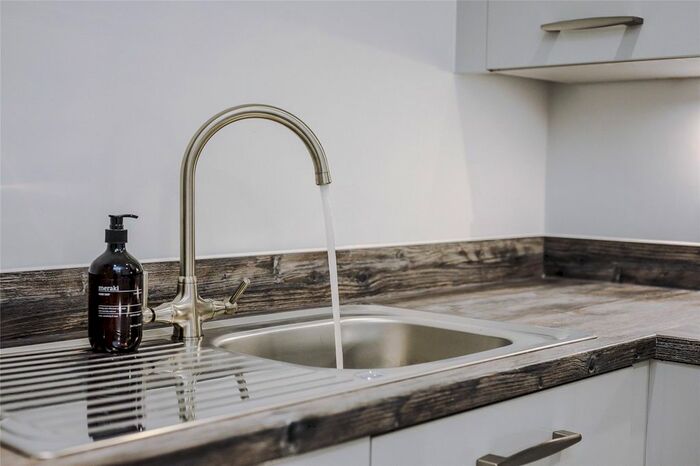 2 Bedroom Flat To Rent In Crossings, Park Green, Macclesfield SK11