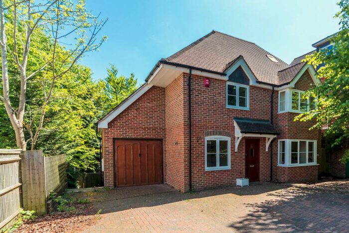 5 Bedroom Detached House To Rent In Croft Road, Brighton, East Sussex, BN1