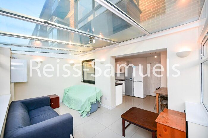 5 Bedroom End Of Terrace House To Rent In Barnfield Place, London, E14