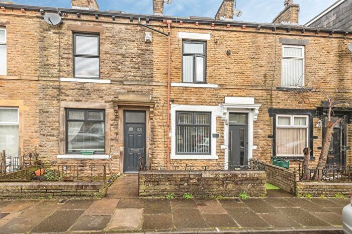 3 Bedroom Terraced House For Sale In Aberdeen Terrace, Bradford, BD7