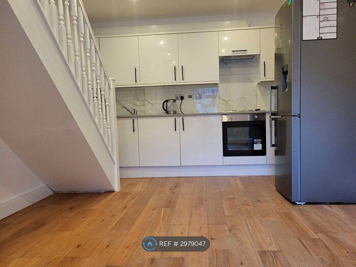 2 Bedroom Flat To Rent In Martens Avenue, Bexleyheath, DA7