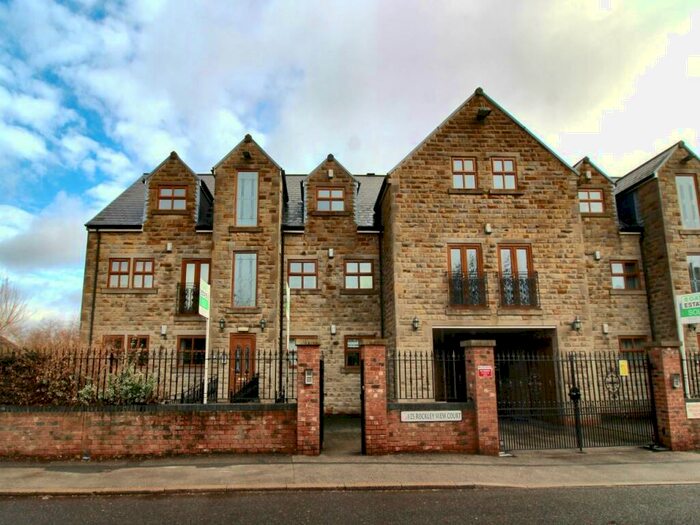 2 Bedroom Flat To Rent In Rockley View Court, The Walk, Birdwell, S70