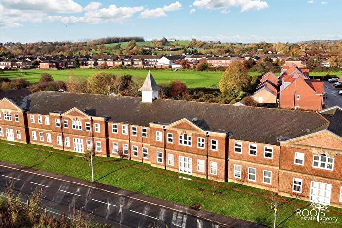 1 Bedroom Apartment For Sale In Clerewater Place, Thatcham, Berkshire, RG19