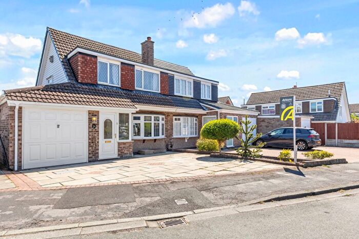 3 Bedroom Semi-detached House For Sale In Wroxham Road, Great Sankey, WA5