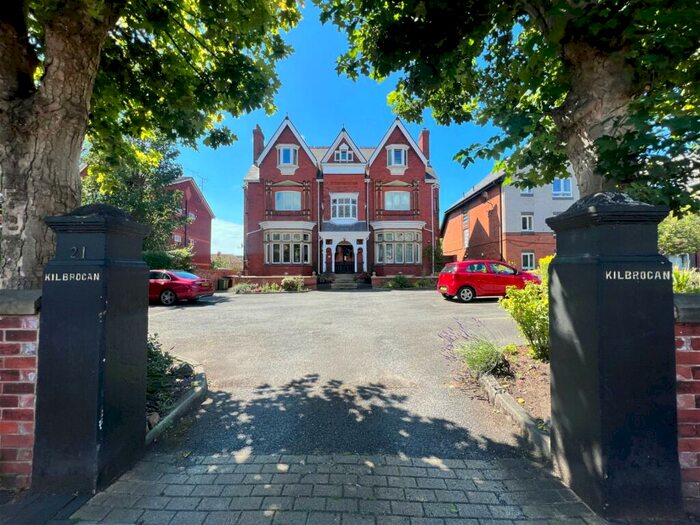 2 Bedroom Apartment To Rent In Park Avenue, Southport, PR9