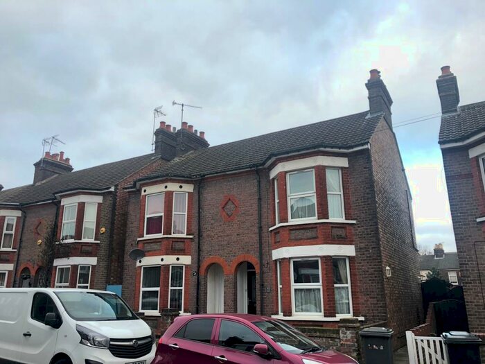 3 Bedroom House To Rent In Victoria Street, Dunstable, LU6
