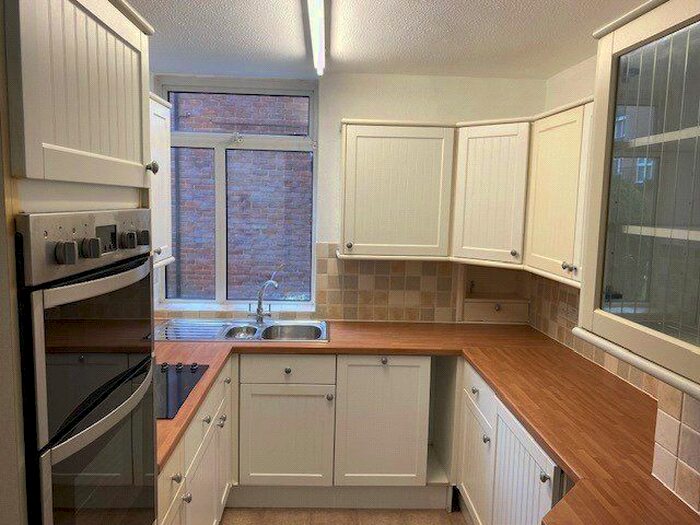 3 Bedroom Flat To Rent In Hartland Road, Epping, Essex, CM16