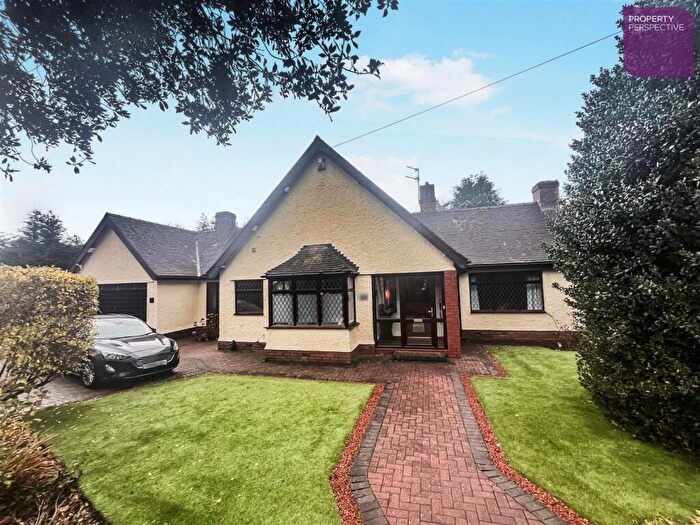 3 Bedroom Detached Bungalow For Sale In Brook Road, Maghull, Liverpool, L31