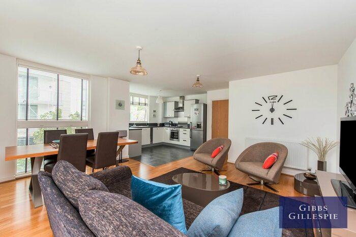 2 Bedroom Flat To Rent In Clayponds Lane, Brentford, TW8