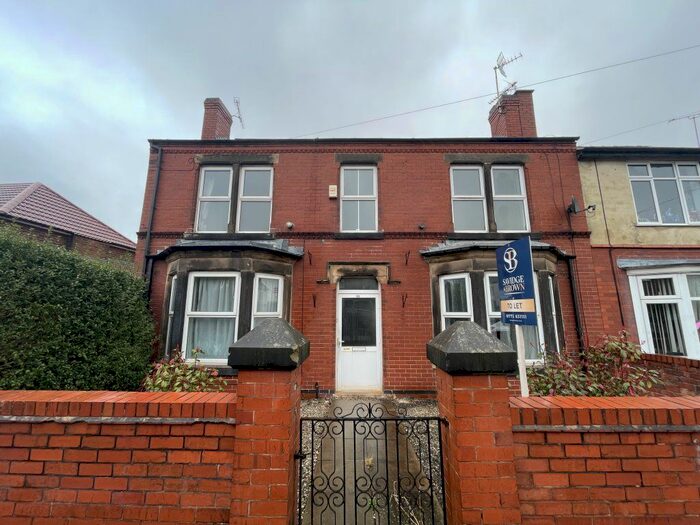 4 Bedroom Semi-Detached House To Rent In Mansfield Road, Alfreton, DE55