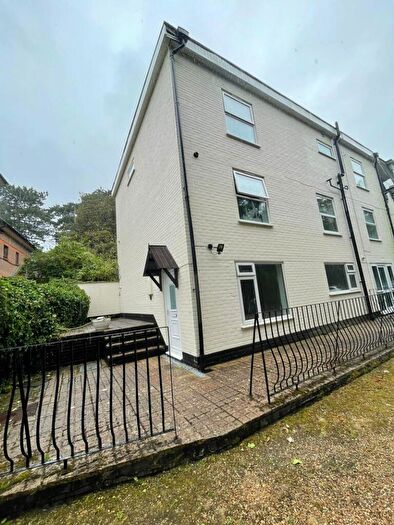 1 Bedroom Flat To Rent In Beautifully Renovated Ground-Floor Flat With Private Entrance & Courtyard In Town Centre, BH2