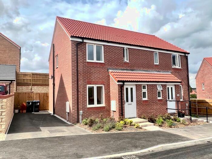 3 Bedroom Semi-Detached House To Rent In Henley Avenue, Calne, SN11