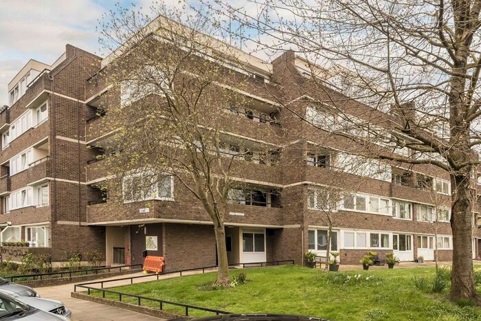 2 Bedroom Flat To Rent In Augustus Close, Brentford, TW8