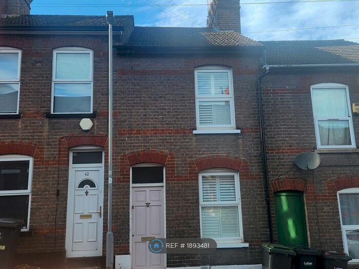 2 Bedroom Terraced House To Rent In Tennyson Road, Luton, LU1