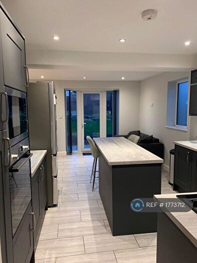 3 Bedroom End Of Terrace House To Rent In Stonehouse Hill, Birmingham, B29