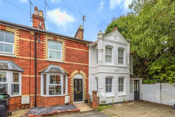 2 Bedroom Terraced House To Rent In Henley On Thames, Oxfordshire, RG9