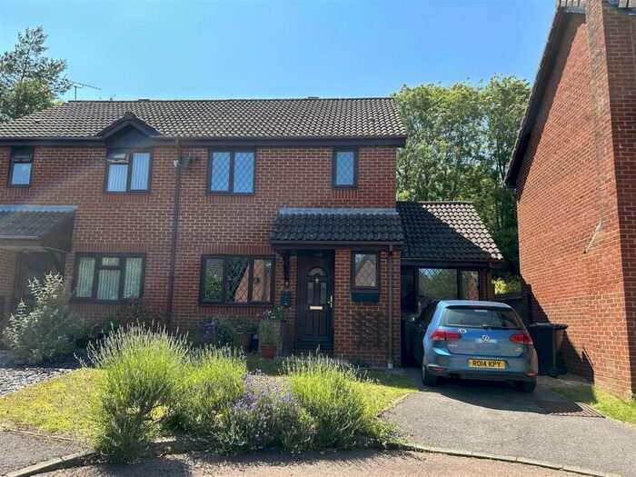 3 Bedroom Semi-Detached House To Rent In Pinnell Close, Basingstoke, RG22