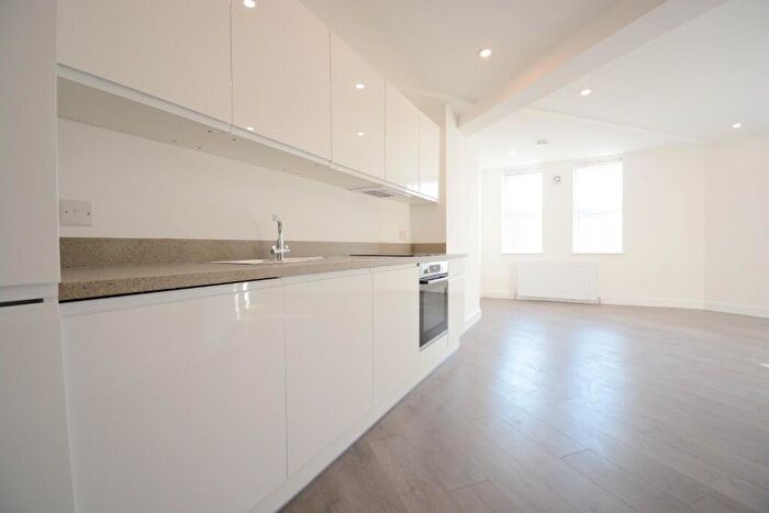 2 Bedroom Flat To Rent In Watling Avenue, Burnt Oak, Middlesex, HA8