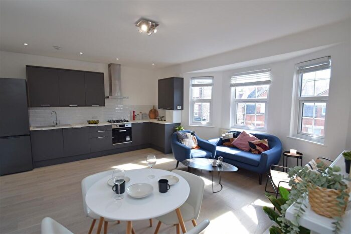 2 Bedroom Flat To Rent In Green Lane, Northwood, HA6