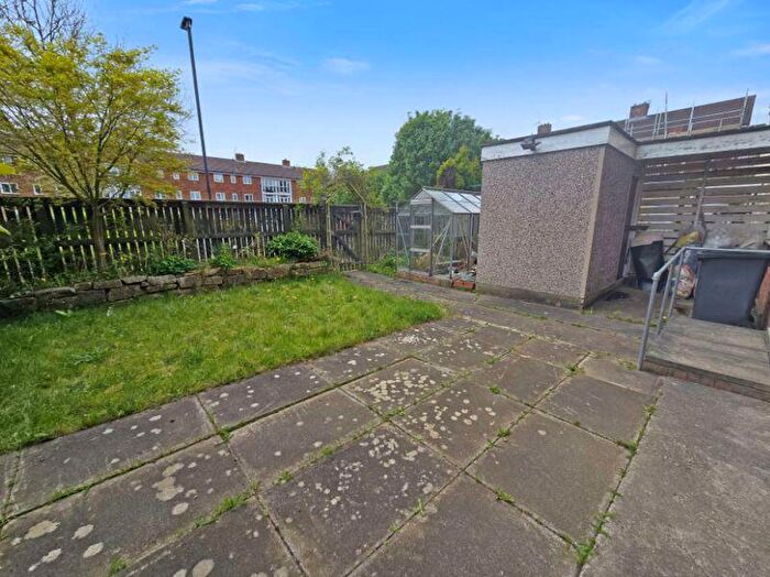 3 Bedroom End Of Terrace House For Sale In Chesters Avenue, Newcastle Upon Tyne, NE12