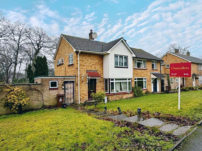 3 Bedroom Semi Detached House To Rent In Firlands, Harmans Water, RG12