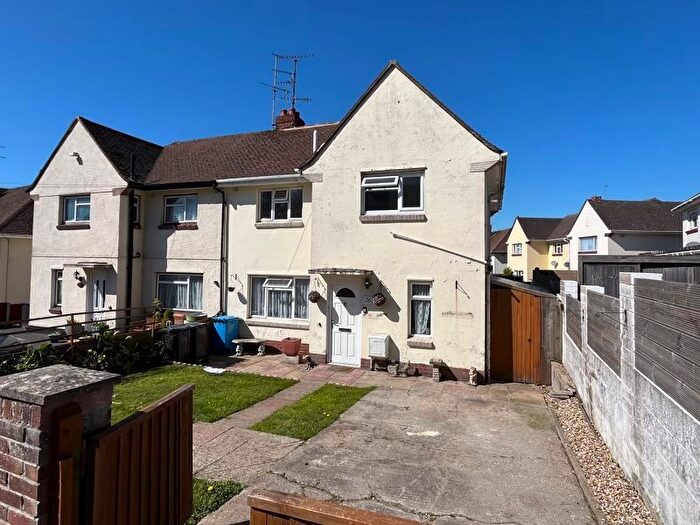 3 Bedroom Semi-Detached House For Sale In Kenyon Road, Oakdale, Poole, BH15