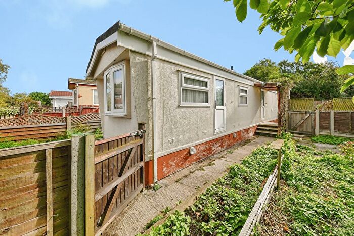 2 Bedroom Property For Sale In Jacks Hill Park, Jacks Hill, Graveley, Hitchin, SG4