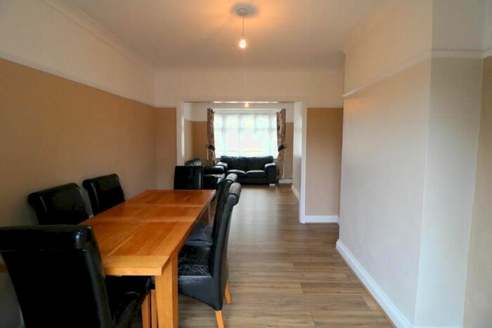 3 Bedroom Property To Rent In Trinity Lane, Waltham Cross EN8