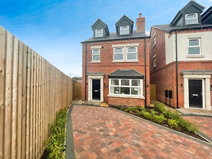 4 Bedroom Detached House For Sale In Bridge Road, Nottingham, NG8
