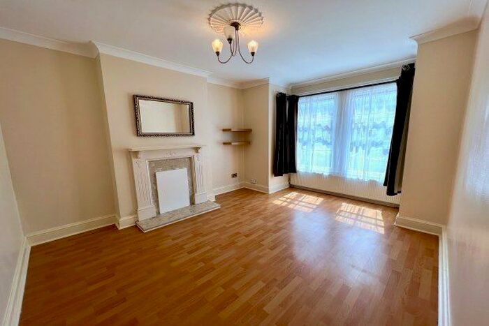 3 Bedroom Property To Rent In Cranborne Road, Barking, IG11