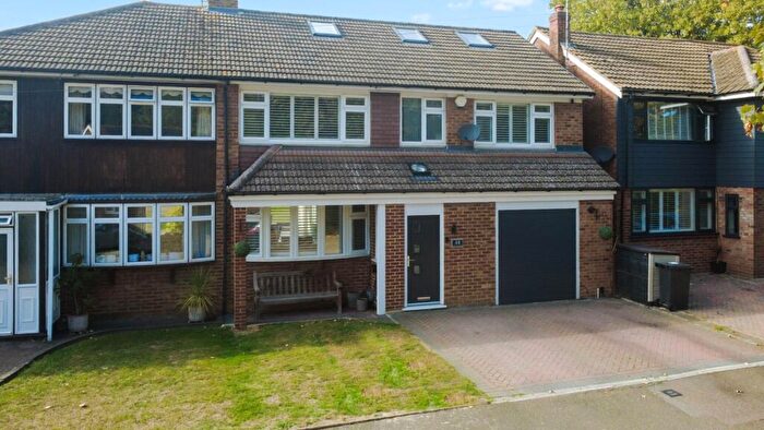 5 Bedroom Semi Detached House For Sale In Brookside Road, Istead Rise, DA13