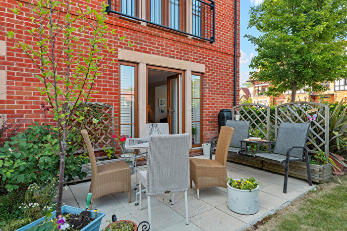 2 Bedroom Retirement Property For Sale In Theodore House, Woodland Drive, Great Alne, Warwickshire, B49