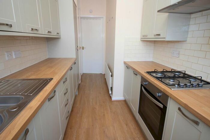 2 Bedroom Flat To Rent In Eighth Avenue, Heaton, Newcastle Upon Tyne, NE6