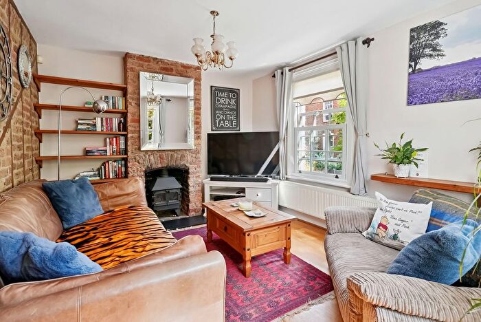 2 Bedroom Semi-Detached House To Rent In Wrights Row, Wallington, SM6