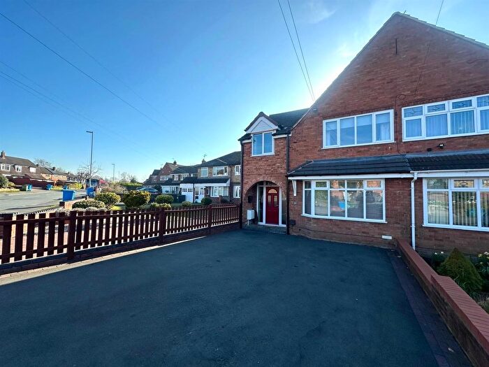 3 Bedroom Semi-Detached House For Sale In Planks Lane, Wombourne, WV5