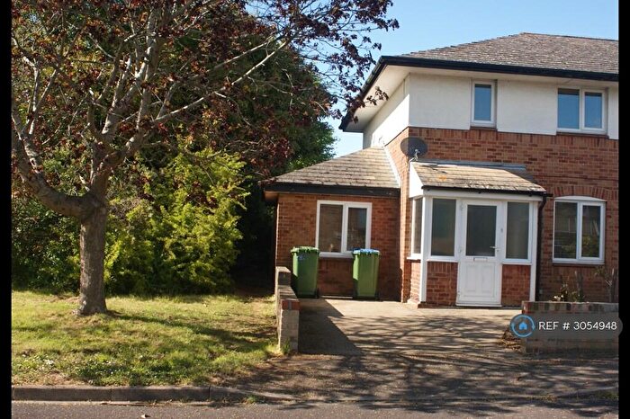 4 Bedroom Semi-Detached House To Rent In Hornchurch Road, Lordshill, Southampton, SO16