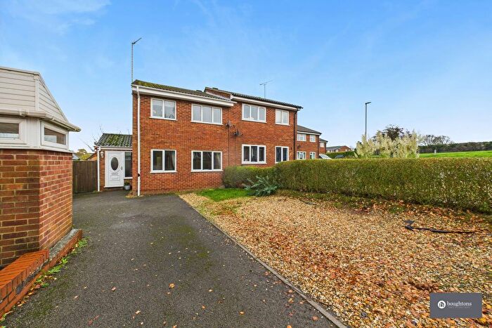 3 Bedroom Semi Detached House For Sale In Lancaster Drive, Brackley, NN13