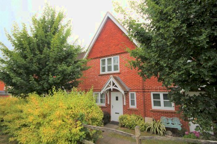 2 Bedroom Property To Rent In Longhurst Avenue, Horsham, RH12