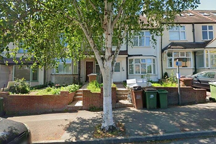 Studio To Rent In Benhill Road, Sutton, SM1