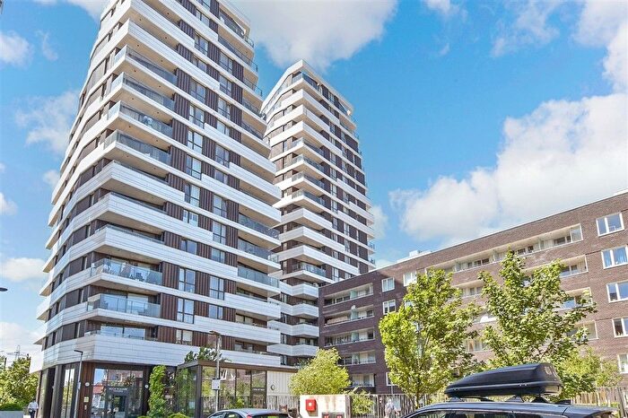 2 Bedroom Flat For Sale In Beck Square, Leyton, E10