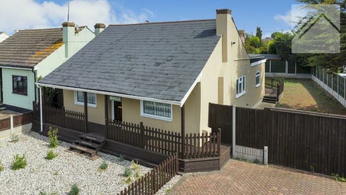 2 Bedroom Bungalow To Rent In Rainbow Avenue, Canvey Island, SS8