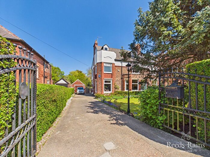 5 Bedroom Semi-Detached House For Sale In Newland Park, Hull, East Yorkshire, HU5