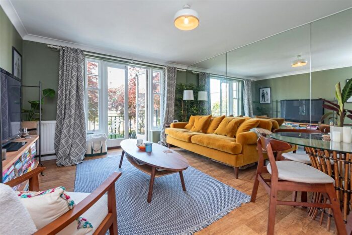 2 Bedroom Flat To Rent In Sutton Square, Urswick Road, London, E9