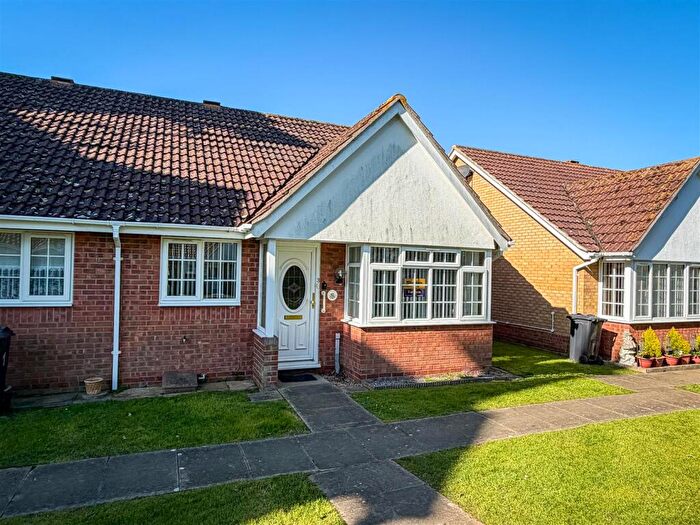 2 Bedroom Retirement Property For Sale In Lyon Close, Clacton-On-Sea, CO15