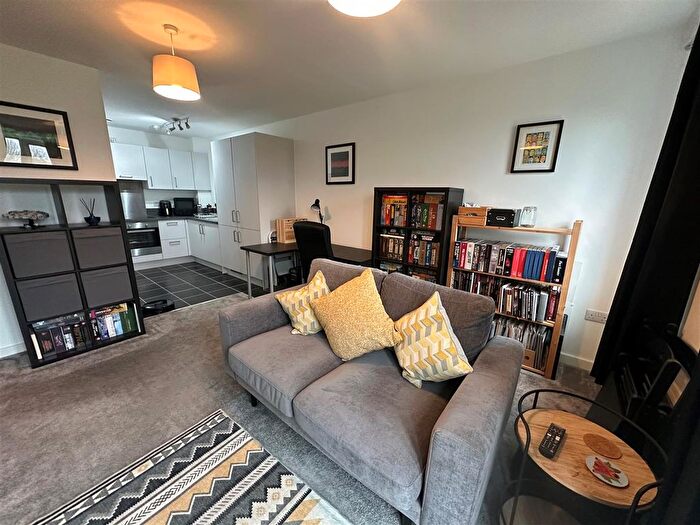 1 Bedroom Flat For Sale In Barnes Wallis Way, St. Albans, AL2