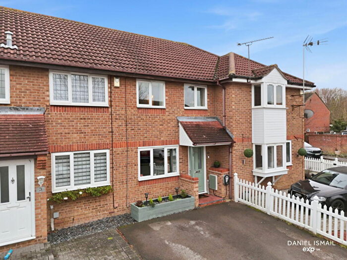 2 Bedroom Terraced House For Sale In Holly Bank, Langdon Hills, Basildon, SS16