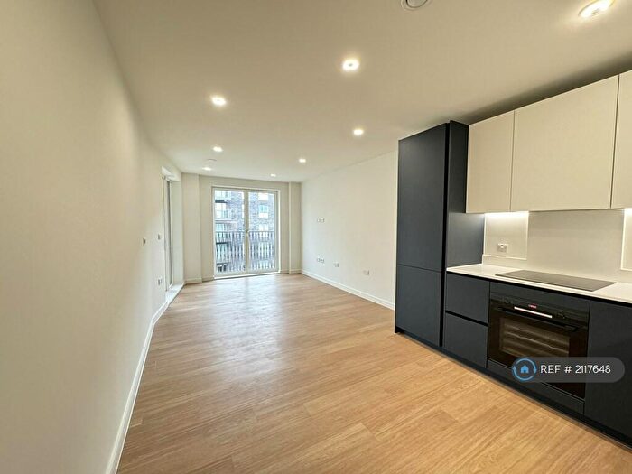 1 Bedroom Flat To Rent In Penny Brookes Street, London, E15