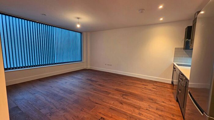 2 Bedroom Flat To Rent In Flat, Green Lane, London, SW16