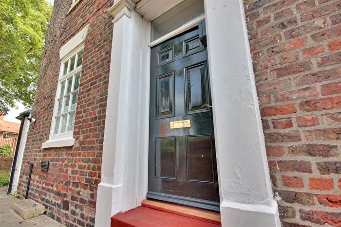 1 Bedroom Flat For Sale In Flat, Railway Street, Beverley, HU17